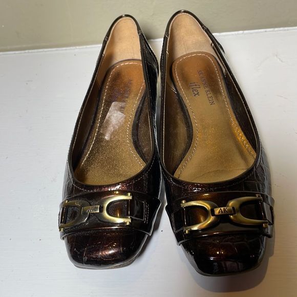 Anne Klein Shoes - Anne Klein iFlex Brown/Maroon Crocodile Flats with Gold Buckles - Size 6M